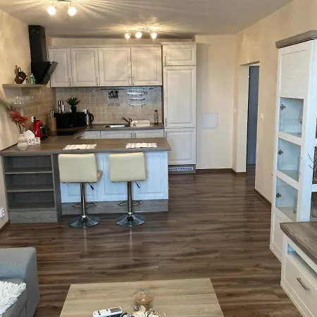 2 In Apartment *